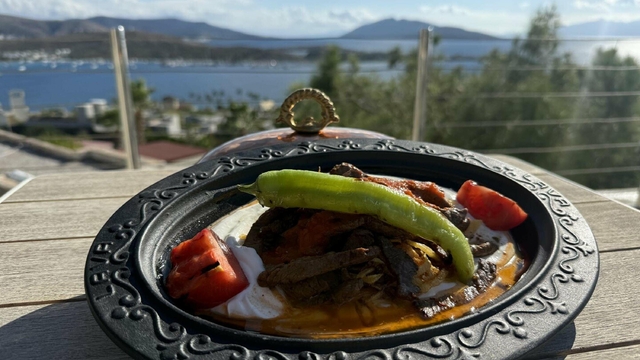 Çökertme kebabı turistlerin gözdesi oldu