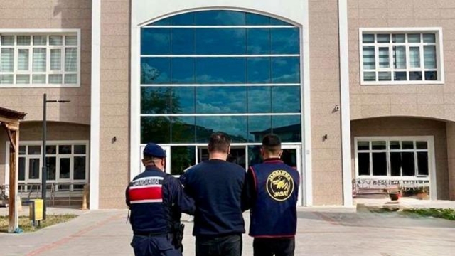 Burdur merkezli 3 ildeki kasa hırsızlığı operasyonunda yakalanan 2 zanlı tutuklandı