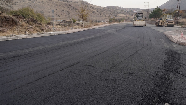 Melikgazi Belediyesi Esentepe Mahallesi'ndeki yol çalışmasını tamamladı