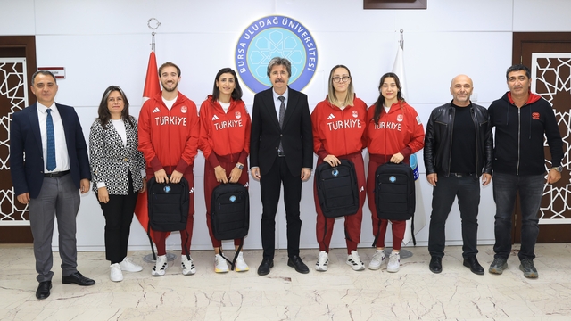 Rektör Yılmaz'dan başarılı sporculara özel tebrik