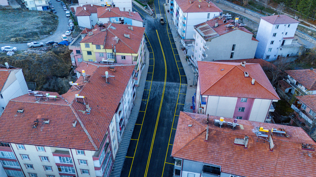 Akdağmadeni'nde 1071 Malazgirt Caddesi yenilenerek hizmete açıldı