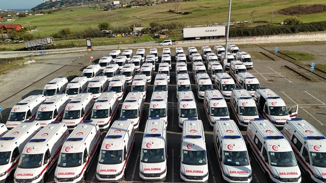 Büyükşehir Belediyesi'nden Samsun'a 100 ambulans