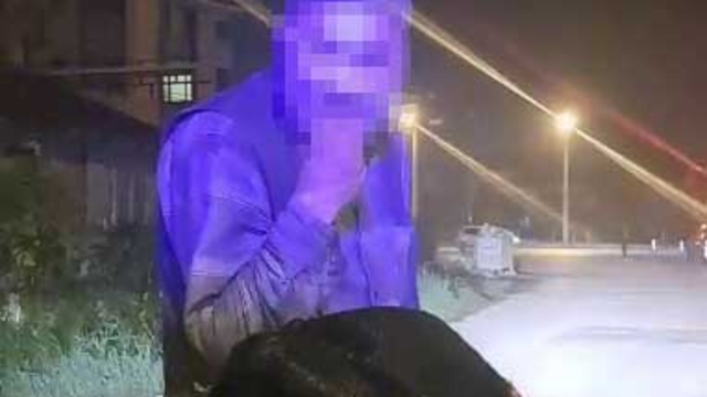 Zabıta işlem yaparken soyunan dilenci kaçtı