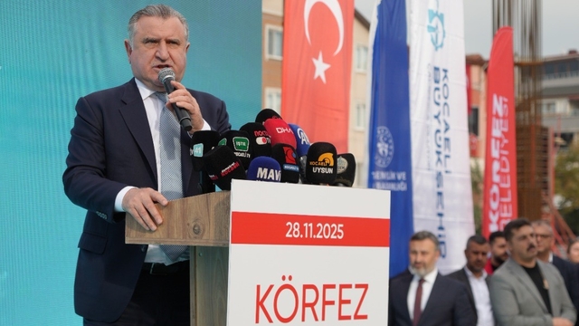 Bakan Bak: "Türkiye şu anda spor tesisi devrimi yaşıyor"
Körfez'e 238 milyon TL'lik dev spor yatırımı: Temeli Bakan Bak attı