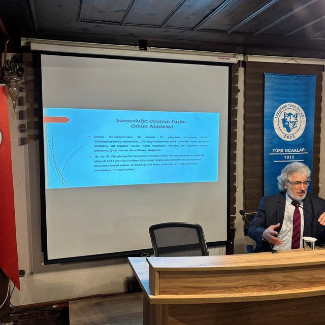 '21. Yüzyılda Türk Dünyası Vizyonu ve Ortak Alfabe' hakkında konuşuldu