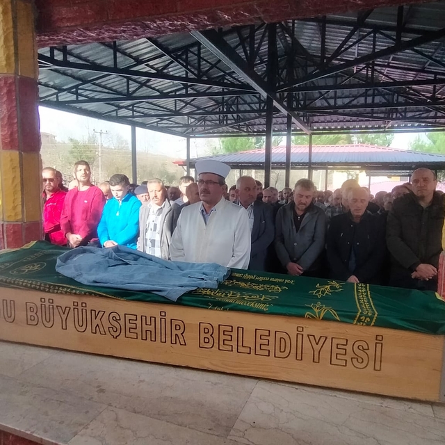 Okulda fenalaşan 6'ncı sınıf öğrencisi toprağa verildi (2)