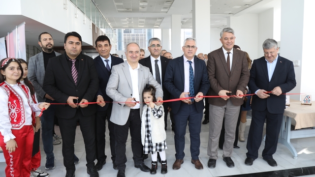 Çubuk'ta Seramik Eserler Sergisi açıldı