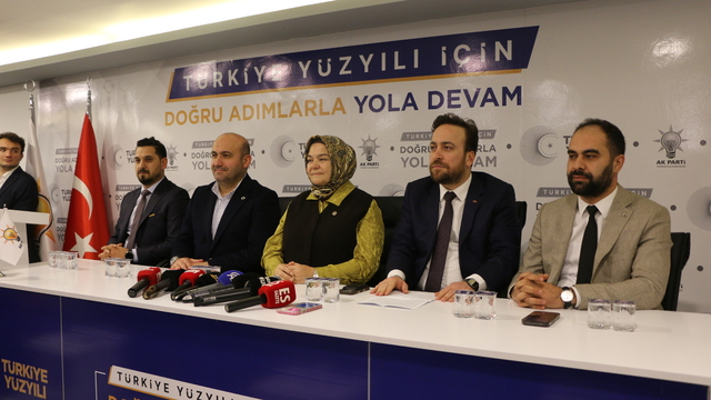 AK Parti Eskişehir Tepebaşı İlçe Başkanlığı'nda devir teslim töreni yapıldı