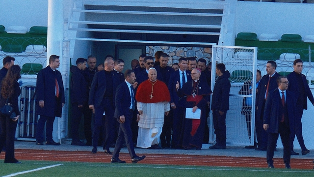 Papa İznik'ten ayrıldı