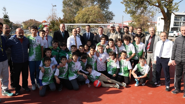 Erzincan'da 101 okulun bahçesine kauçuk zemin yapıldı