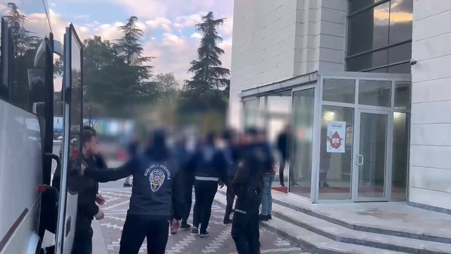 Manisa merkezli 8 ilde yasa dışı bahis operasyonunda 23 gözaltı