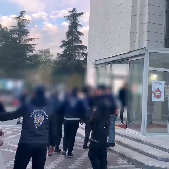 Manisa merkezli 8 ilde yasa dışı bahis operasyonunda 23 gözaltı