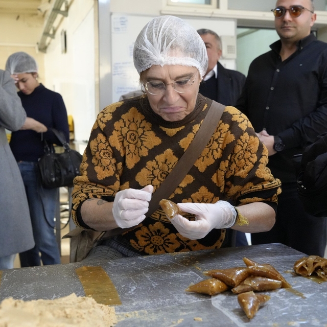 İtalyan Erasmus öğrencileri Gümüşhane'de pestil-köme ustası oldu
Gümüşhane'...