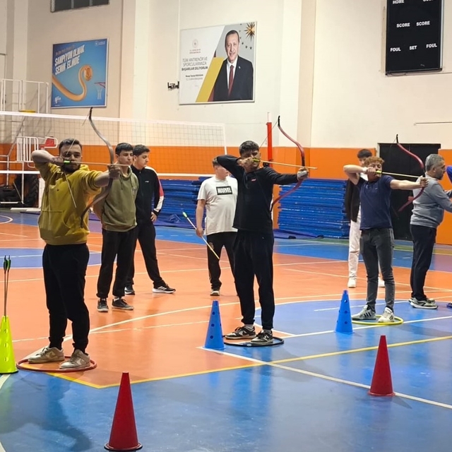 Sarıgöl'de geleneksel Türk okçuluğuna büyük ilgi