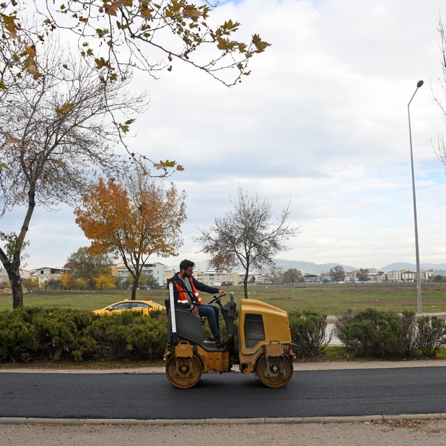 Osmangazi'de park içi yollar yenilendi