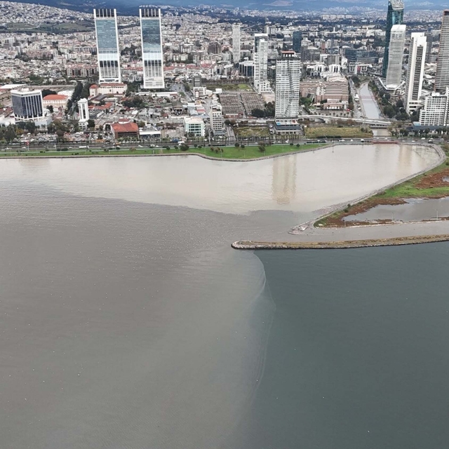 İzmir'de sağanak etkili oldu (2)