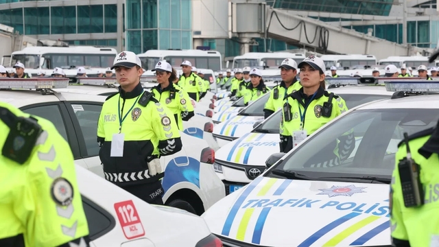 Erzurum'da polis ve jandarmaya 74 araç takviyesi