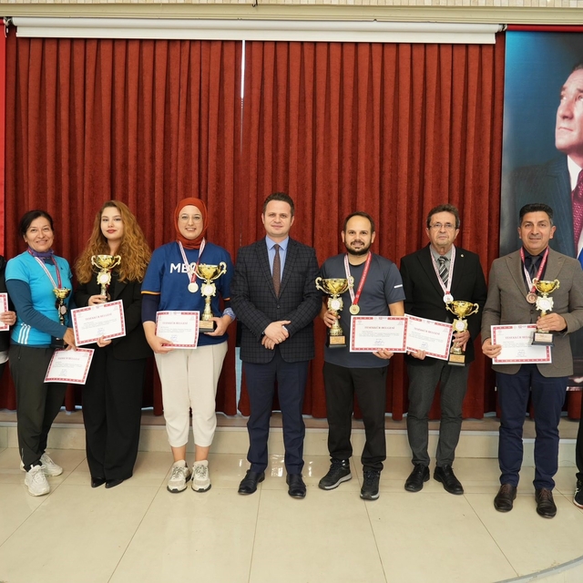 Muğla'da öğretmenler arası spor turnuvalarının ödül töreni coşkuyla gerçekl...