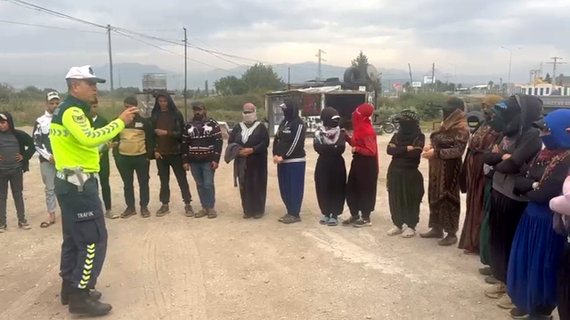 15 kişilik minibüsten 30 tarım işçisi çıktı