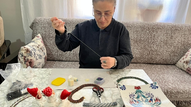 Anne ve babasını kaybettiği kanserle mücadelede sevdiklerinin desteğinden güç aldı