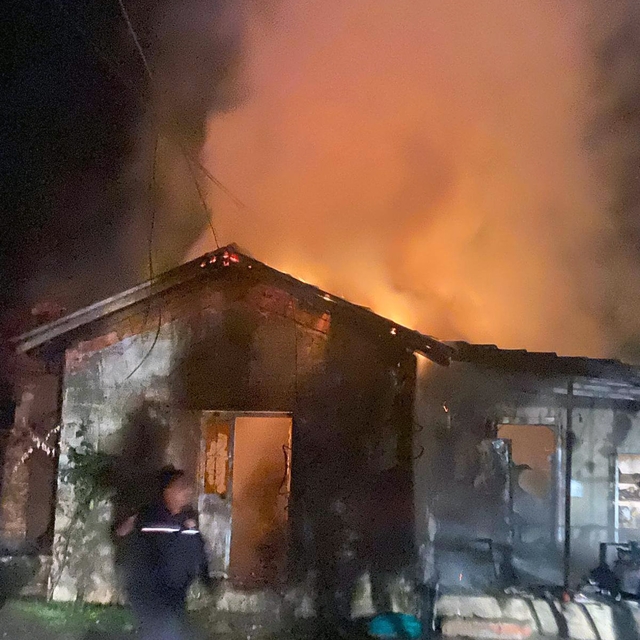 Ortaca Muhtarlar Derneği Başkanından yanan ev için vatandaşlara yardım çağr...