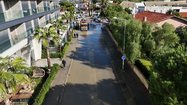 İzmir'de sağanak etkili oldu (5)