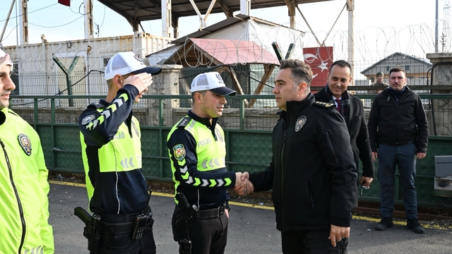 Ağrı Emniyet Müdürü Önder, trafik denetimlerini inceledi