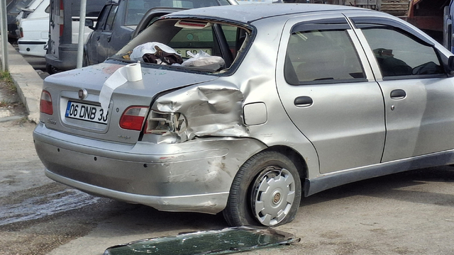 Beypazarı'nda otomobil ile motosikletin çarpıştığı kazada 1 kişi yaralandı