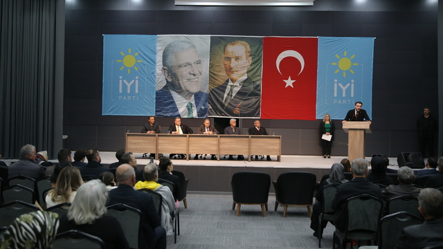 İYİ Parti Genel Başkan Yardımcısı Özatıcı, Niğde 4. Olağan İl Kongresi'ne katıldı