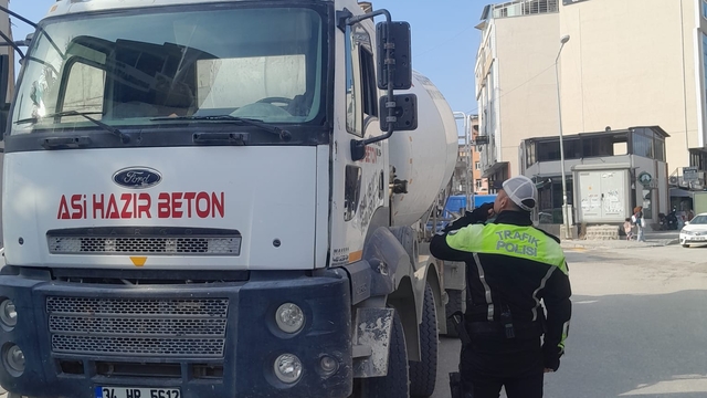 Samandağ'da ehliyetsiz kamyon sürücüsüne para cezası