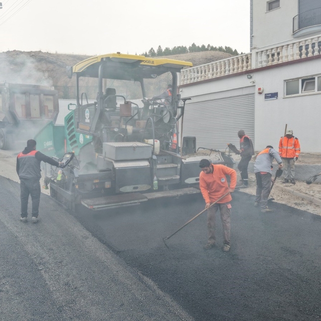 Büyükşehir'den Özvatan Küpeli Mahallesi'nde 5 bin 300 ton sıcak asfalt ile...