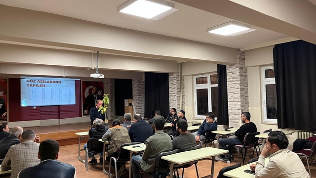 Anamur'da meyve ağaçlarında budama ve terbiye kursu tamamlandı