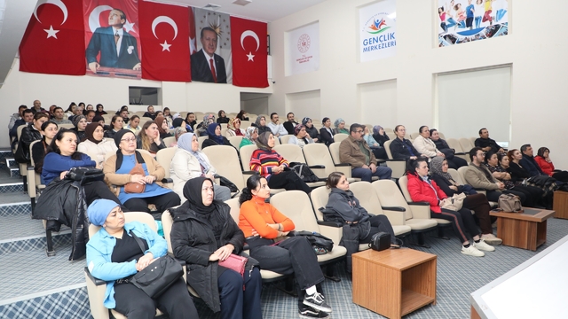 Uşak'ta kantin çalışanlarına hijyen eğitimi verildi