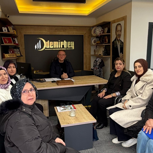 Milletvekili Demir, Kütahya Koruyucu Aile Derneği yönetimini ağırladı