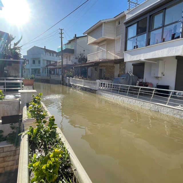 Selin etkilediği Foça'nın sokakları Venedik'e döndü