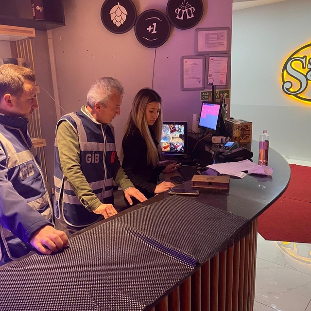 Zonguldak'ta sosyal medya fenomenlerinin katıldığı organizasyonlara vergi d...