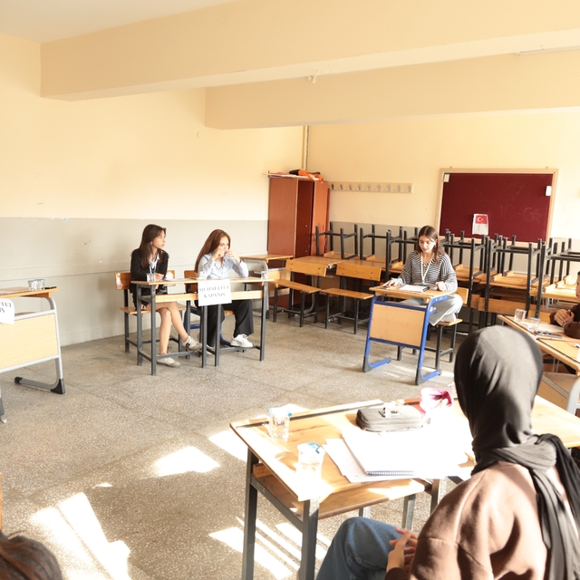 Nazilli'de Münazara Turnuvası'na yoğun ilgi