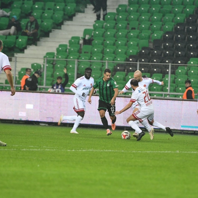 Trendyol 1. Lig: Sakaryaspor: 1 - Ümraniyespor: 1