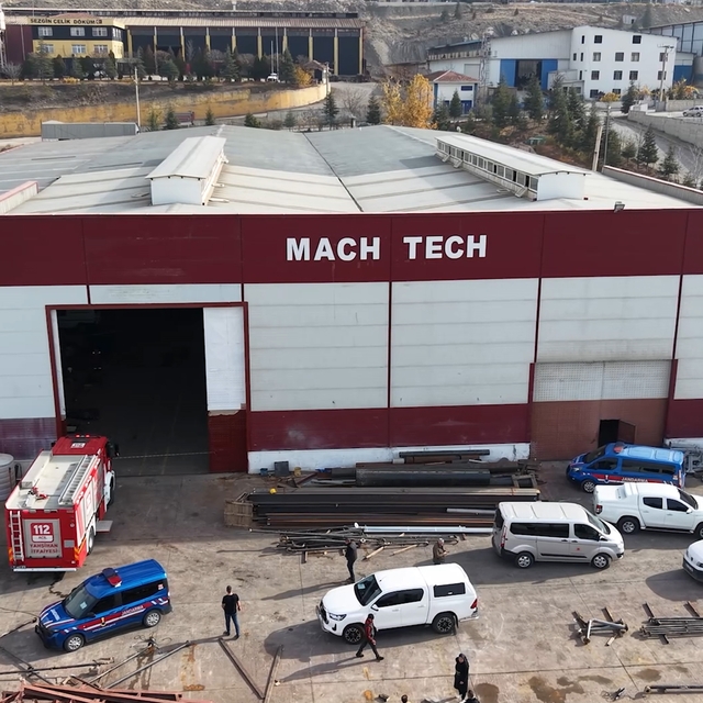 3 tonluk sac levhanın altında 2 işçi can vermişti: Fabrika sahibi tutukland...