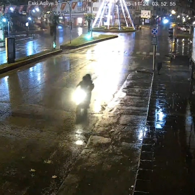 Çaldıkları motosikleti, gezdikten sonra kent merkezine bırakan 2 çocuk serb...