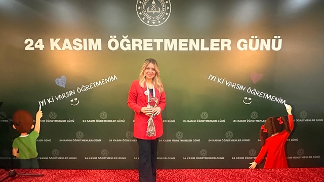 Bayburt'ta yılın öğretmeni Mevhibe Kübra Hançer seçildi