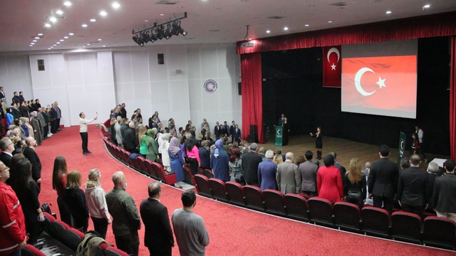 İzmir'de bağımlılıkla mücadele konferansı gerçekleştirildi