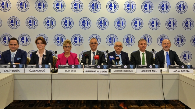 42. Ulusal Gastroenteroloji Haftası'nda halk sağlığı uyarısı: Karaciğer yağlanması, obezite ve bağırsak dengesi alarm veriyor
Prof. Dr. Dilek Oğuz: "Her dört yetişkinden birinde karaciğer yağlanması var"
Prof. Dr. Mehmet Cindoruk: "Türkiye'de obezitede Amerika'yla hemen hemen aynıyız"