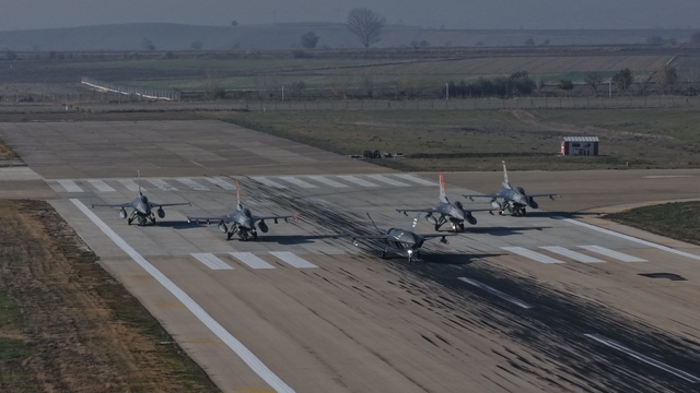 Bayraktar KIZILELMA "hava-hava" füzesiyle hedefi vurdu
Havacılık tarihinde yeni çağ
"MURAD" ile gördü "GÖKDOĞAN" ile vurdu