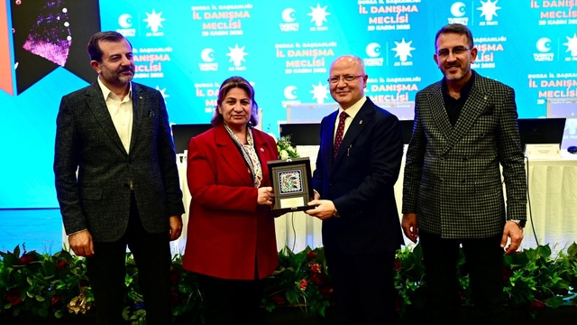 Bursa'da son 1 hafta 5 bin 284 kişi AK Parti kadrolarına katıldı
AK Parti Bursa'da 61. İl Danışma Meclisi Yoğun Katılımla Gerçekleştirildi