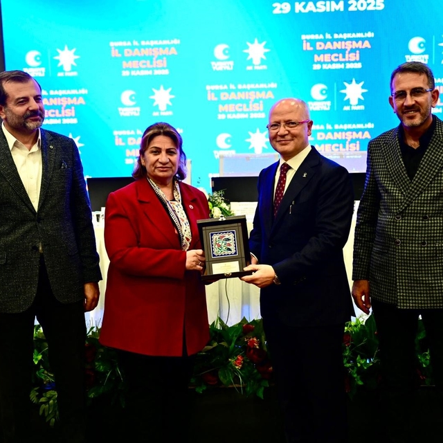 Bursa'da son 1 hafta 5 bin 284 kişi AK Parti kadrolarına katıldı
AK Parti B...