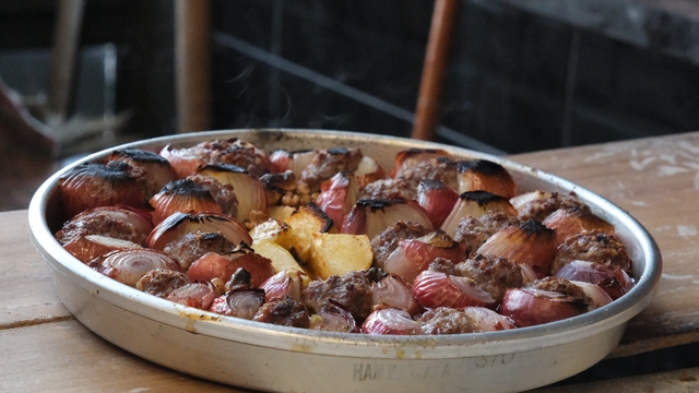 Gazianteplilerin doğal antibiyotiği soğan kebabı
Gaziantep'te vazgeçilmez kış lezzeti soğan kebabına havaların soğumasıyla talep arttı