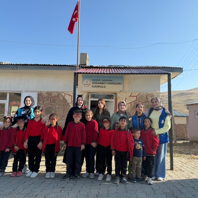 Narman'dan Karaçoban'a uzanan kardeşlik köprüsü