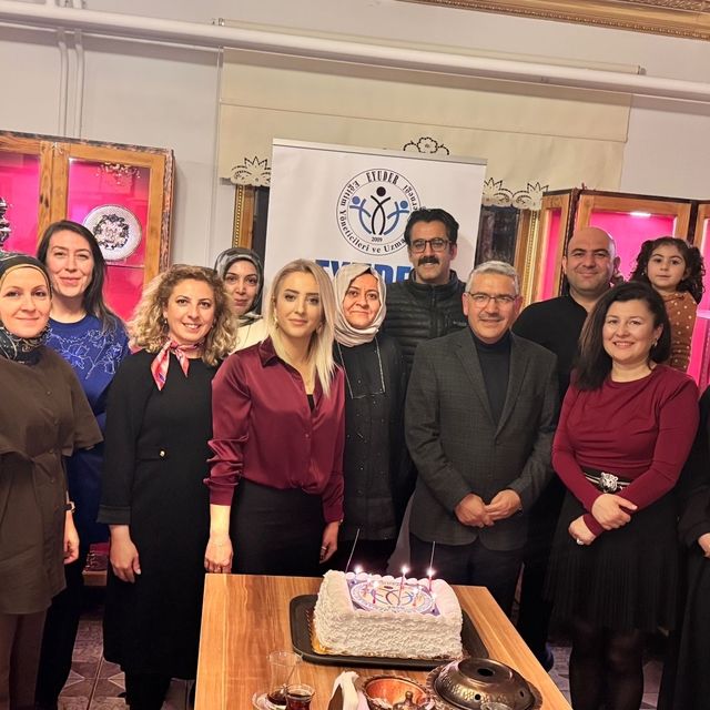 Erzincan EYUDER'den Öğretmenler Günü ve 2026 Planlama Toplantısı