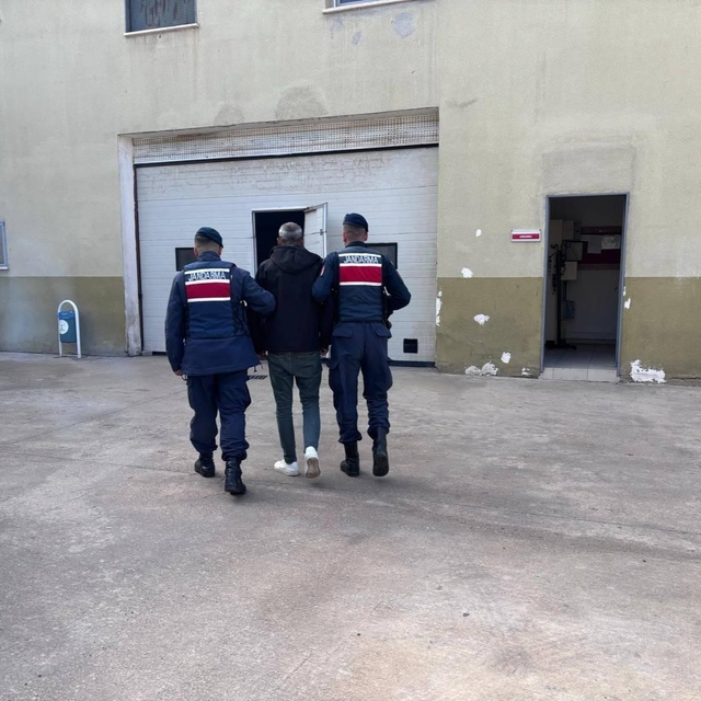 Gaziantep'te aranan 5 şahsı jandarma yakaladı